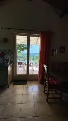 Kır Evi, Banyolu/Duşlu (Emeraude)