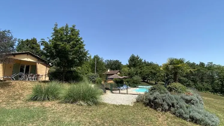 Kır Evi, Banyolu/Duşlu (Emeraude)