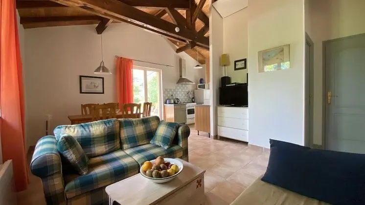 Kır Evi, Banyolu/Duşlu (Rubis)