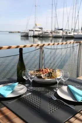 LodgeBoat côté Yacht Club