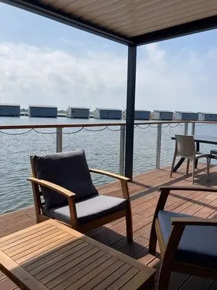 LodgeBoat Family côté Yacht Club