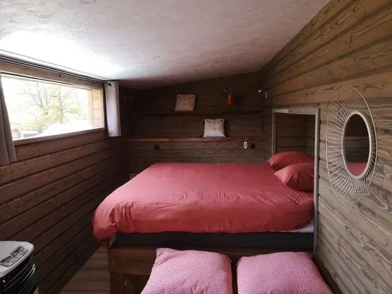 Comfort Tek Büyük Yataklı Oda, Banyolu/Duşlu, Bahçe Manzaralı (La Belle Planque)