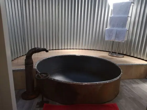 Comfort Tek Büyük Yataklı Oda, Banyolu/Duşlu, Bahçe Manzaralı (La Belle Planque)