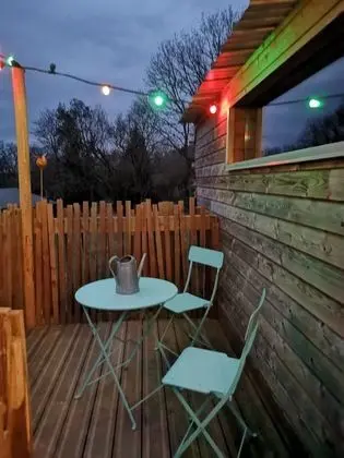 Comfort Tek Büyük Yataklı Oda, Banyolu/Duşlu, Bahçe Manzaralı (La Belle Planque)