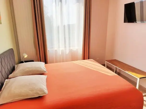 Premium Tek Büyük Yataklı Oda