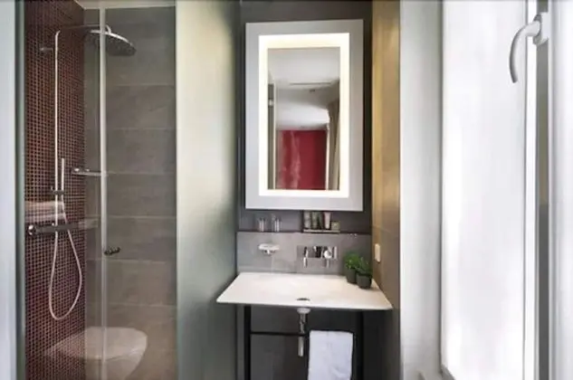 Luxury Tek Büyük Yataklı Oda