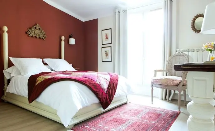 Tek Büyük Yataklı Oda, Banyolu/Duşlu, Bahçe Manzaralı (Confort)