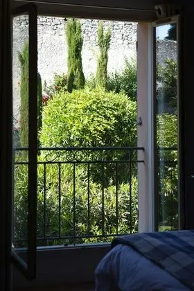 Tek Büyük Yataklı Oda, Banyolu/Duşlu, Bahçe Manzaralı (Confort)