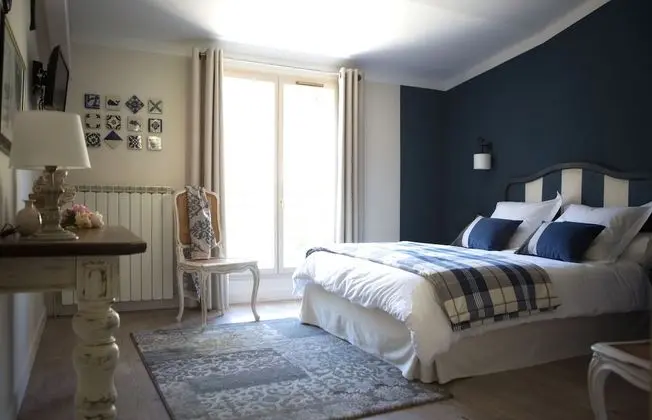 Tek Büyük Yataklı Oda, Banyolu/Duşlu, Bahçe Manzaralı (Confort)