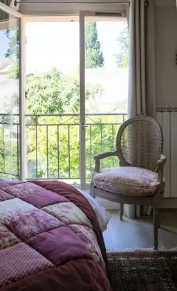 Tek Büyük Yataklı Oda, Banyolu/Duşlu, Bahçe Manzaralı (Confort)