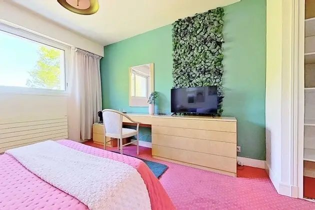 Classic Tek Büyük Yataklı Oda