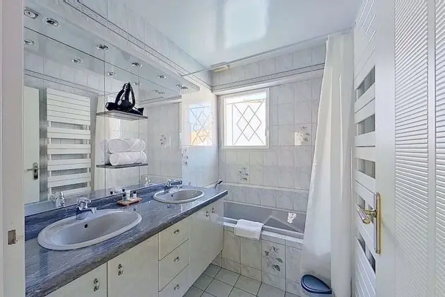 Classic Tek Büyük Yataklı Oda