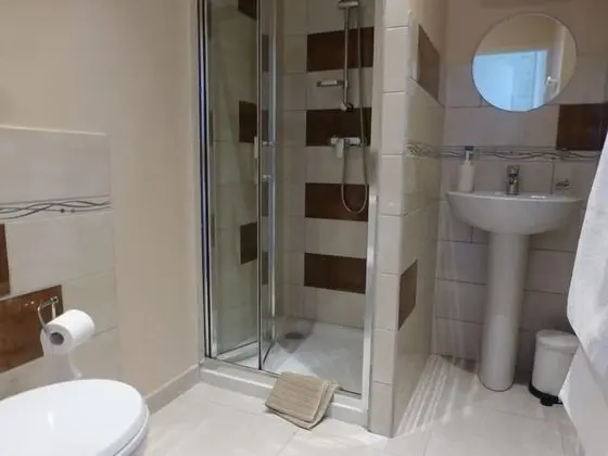 Premium Tek Büyük Yataklı Oda, Banyolu/Duşlu, Bahçe Manzaralı (Chambre Sahara)