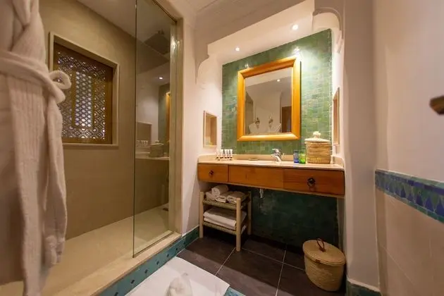 Chambre Deluxe avec Balcon Vue Piscine