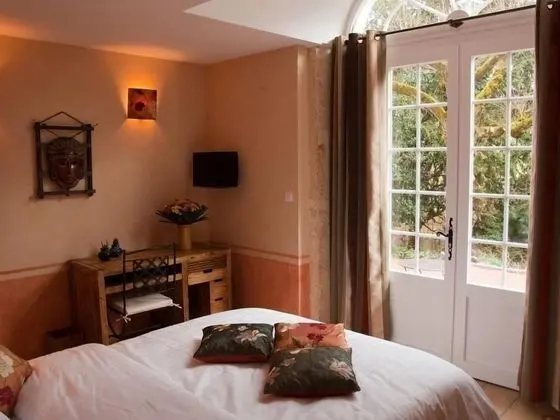 Comfort Tek Büyük Yataklı Oda, Banyolu/Duşlu, Bahçe Manzaralı