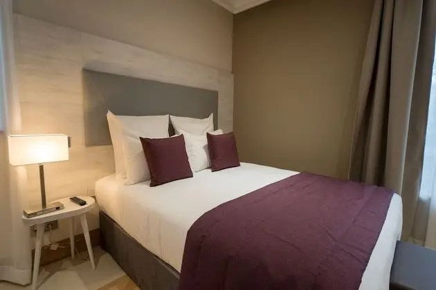 Classic Tek Büyük Yataklı Oda