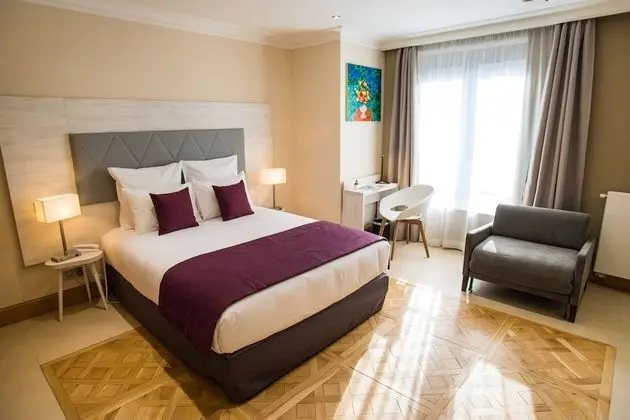 Comfort Tek Büyük Yataklı Oda