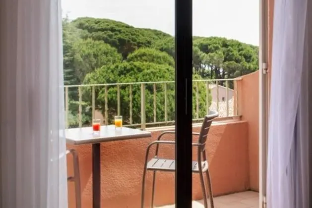 Superior Oda, Havuz Kenarı