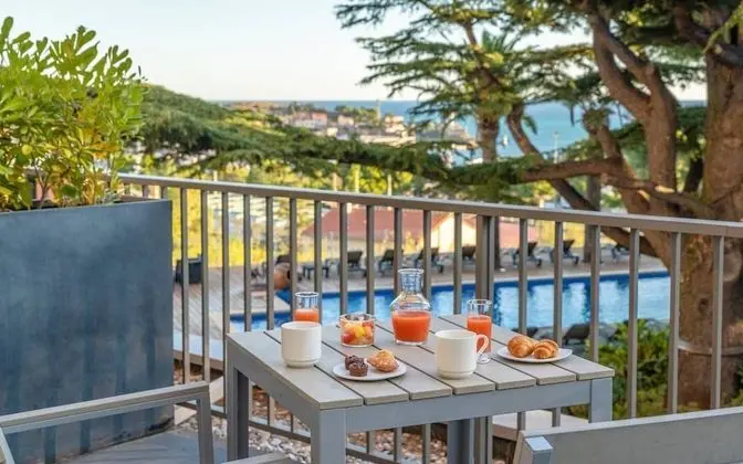 Comfort Oda, Deniz Manzaralı (Confort 1er étage terrasse)