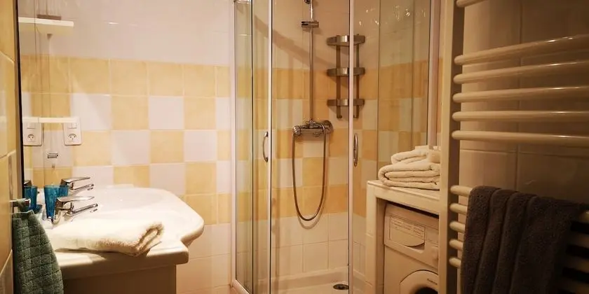 Traditional Süit, 1 Büyük (Queen) Boy Yatak