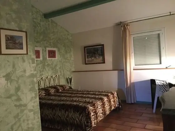 Comfort Tek Büyük Yataklı Oda