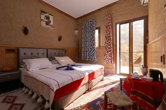 Süit, Balkon (Akswal)