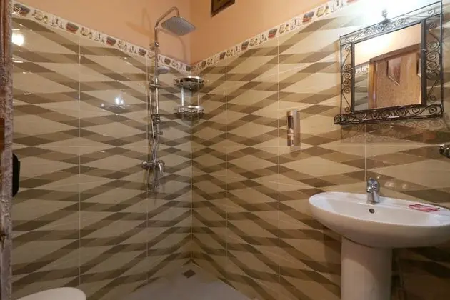 Süit, Balkon (Akswal)