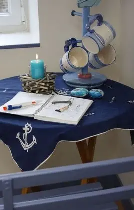 Üç Kişilik Oda (Marine)