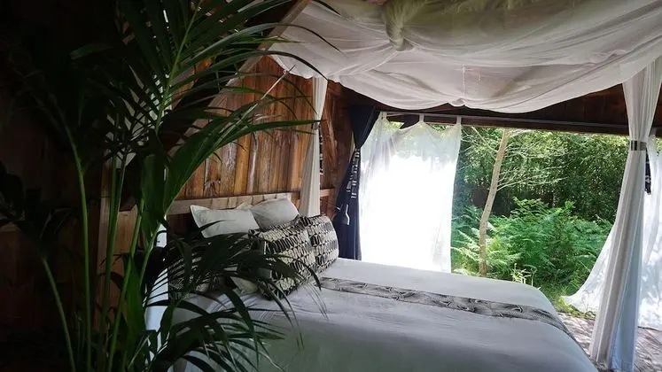 Bungalov, Sıcak Su Havuzu (Le Lodge)