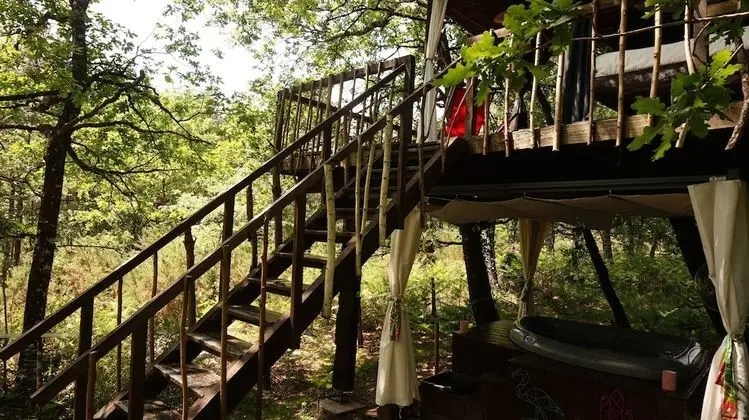 Bungalov, Sıcak Su Havuzu (Réminiscence)
