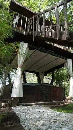 Bungalov, Sıcak Su Havuzu (Réminiscence)