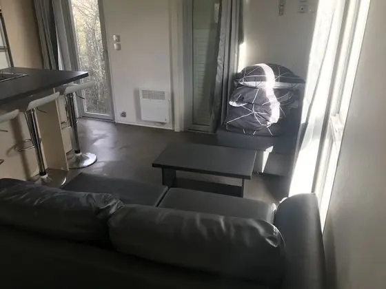 Bungalov, Banyolu/Duşlu (Les Lodges)
