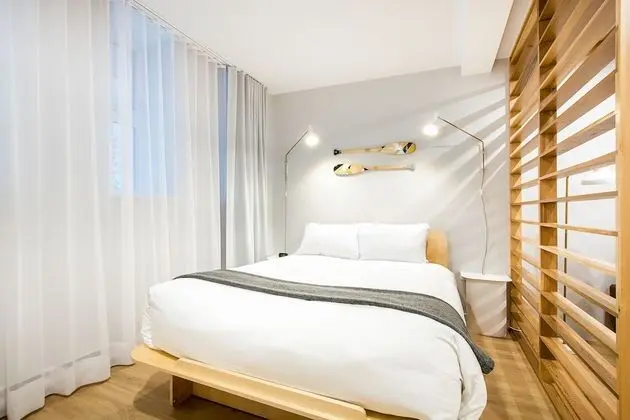 Çatı Katı (Loft), 1 Büyük (Queen) Boy Yatak ve Çekyat (LC103)
