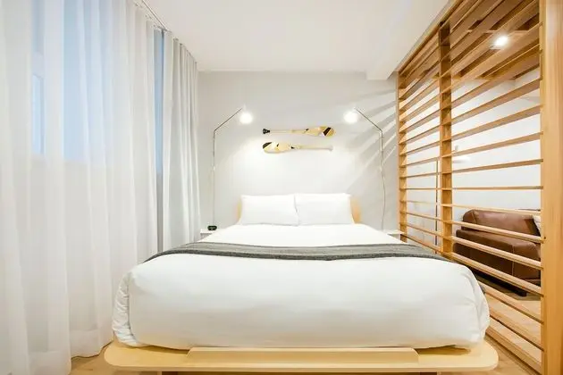 Çatı Katı (Loft), 1 Büyük (Queen) Boy Yatak ve Çekyat (LC103)