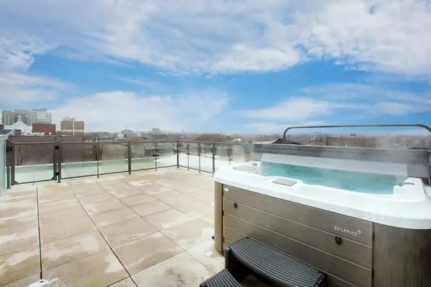 Çatı Katı Süiti (Penthouse)