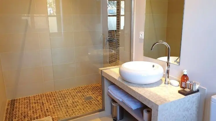 Comfort Süit, Özel Banyo (Scarlet)