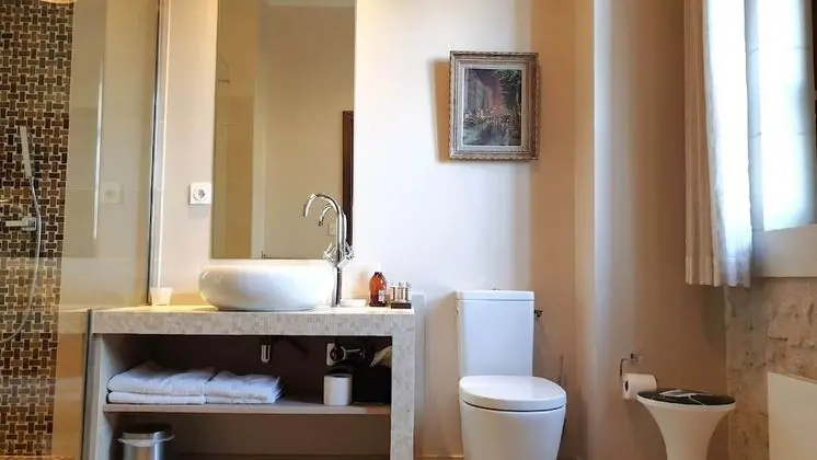 Comfort Süit, Özel Banyo (Scarlet)