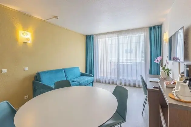 Grand Apart Daire, Balkon