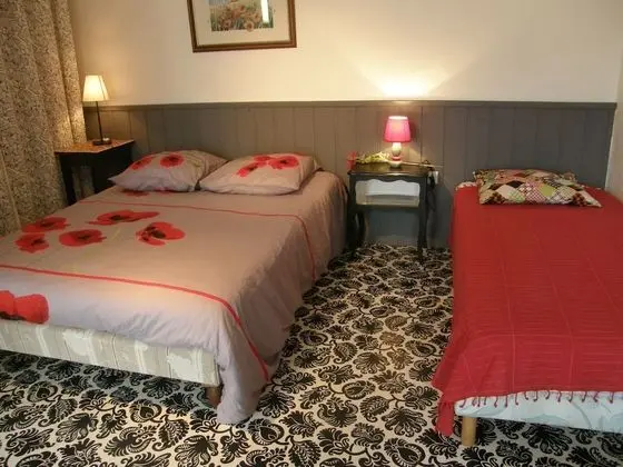 Üç Kişilik Oda (Coquelicot)