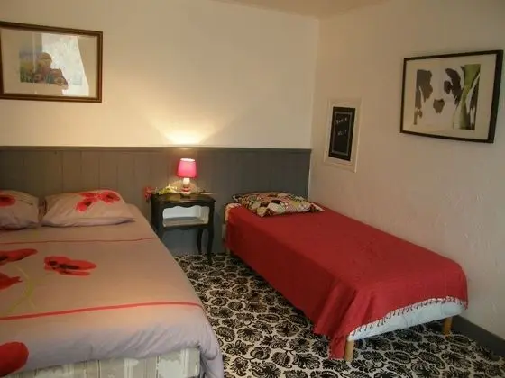 Üç Kişilik Oda (Coquelicot)