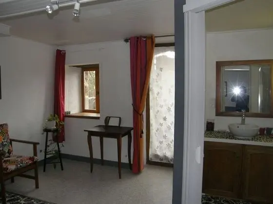 Üç Kişilik Oda (Coquelicot)