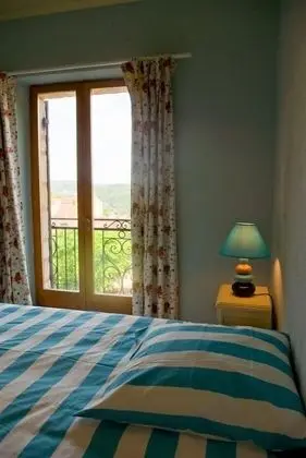 Üç Kişilik Oda (Iris)