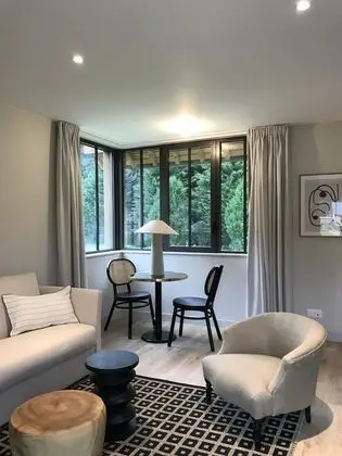 Kır Evi, Sigara İçilmez (Private)