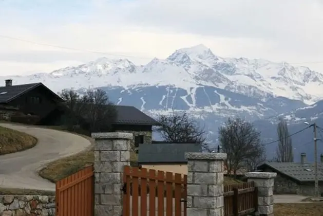 Üç Kişilik Oda, Dağ Manzaralı (Chamois)