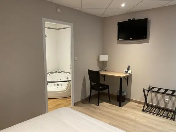 Comfort Tek Büyük Yataklı Oda (Balneo)