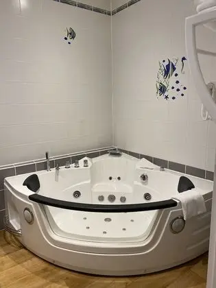 Comfort Tek Büyük Yataklı Oda (Balneo)