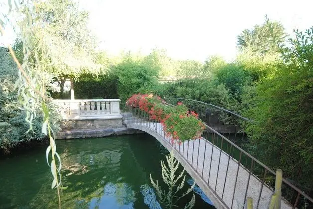 Comfort Karavan, Banyolu/Duşlu, Bahçe Manzaralı (Roulotte du grand logis)