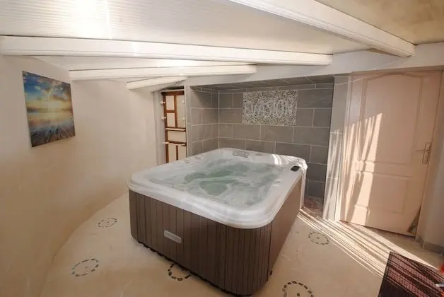 Superior Çatı Katı (Loft), Sıcak Su Havuzu, Bahçe Manzaralı (La Remise)