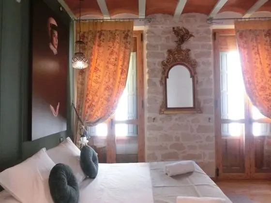 Superior Tek Büyük veya İki Ayrı Yataklı Oda