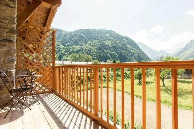 Tek Büyük veya İki Ayrı Yataklı Oda, Balkon